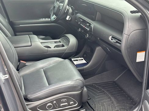 Used 2026 Hyundai Palisade Calligraphy FWD image 13