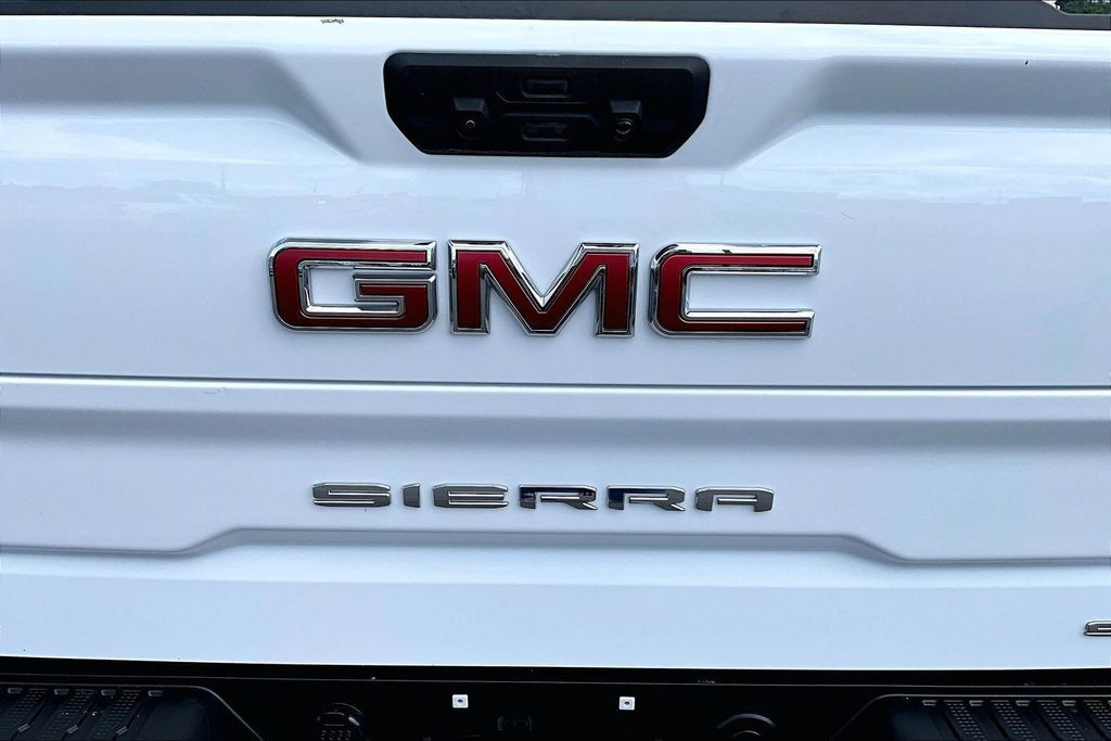 Used 2025 GMC Sierra 1500 SLT AWD/4WD image 27