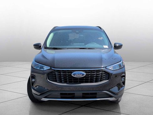 New 2025 Ford Escape SE image 2