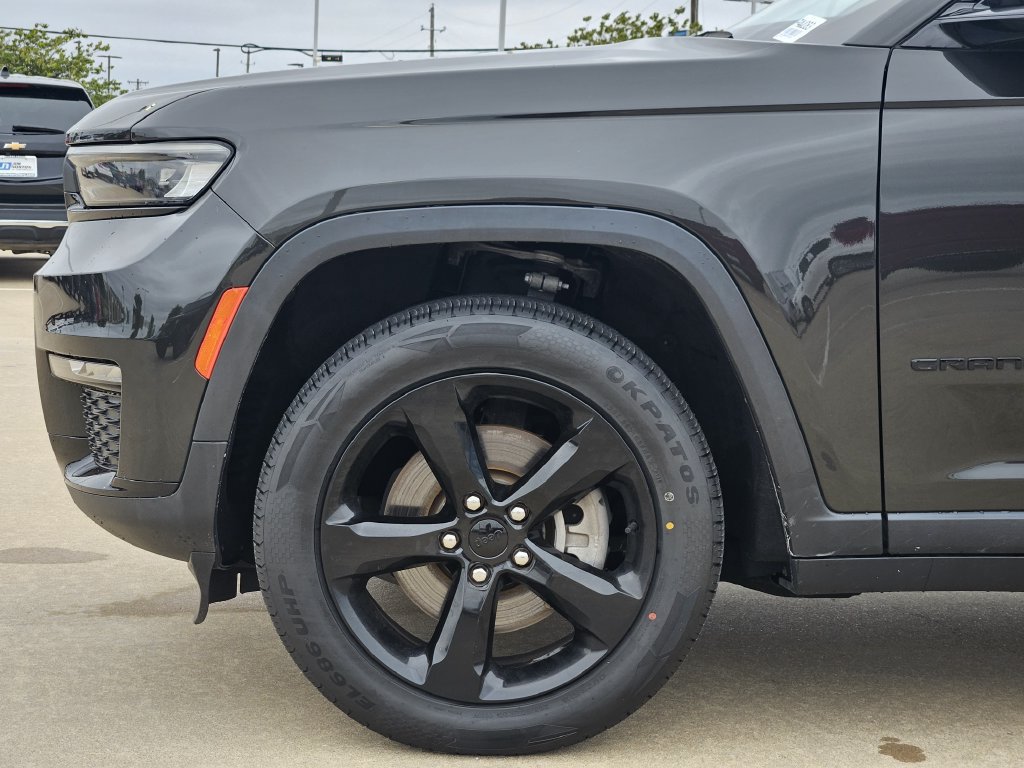 Used 2023 Jeep Grand Cherokee L Limited w/ Black Appearance Package RWD image 8