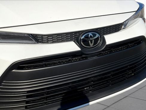 Used 2026 Toyota Corolla LE FWD image 28