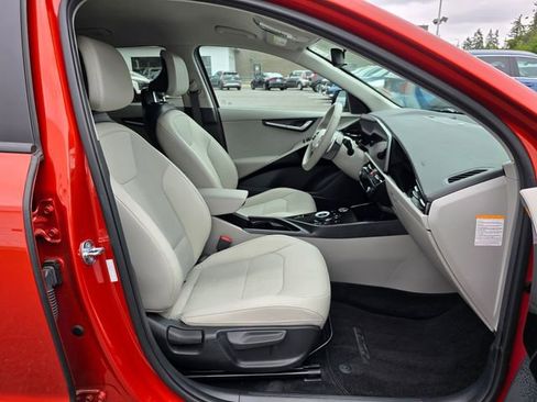 Certified 2023 Kia Niro Wind w/ Wind Preserve Package FWD image 13