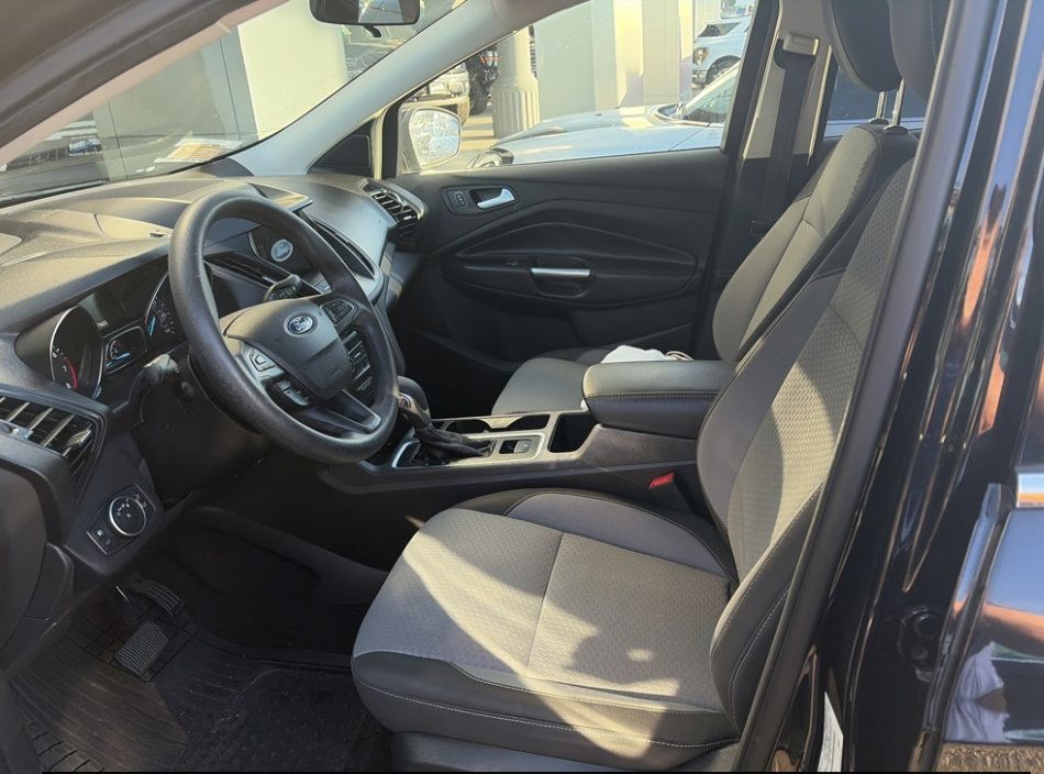 Used 2019 Ford Escape SE FWD image 4