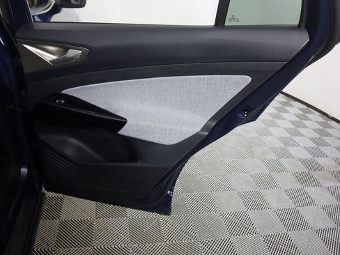 Used 2023 Volkswagen ID.4 Pro image 23