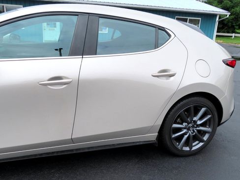 Used 2023 MAZDA MAZDA3 s image 13