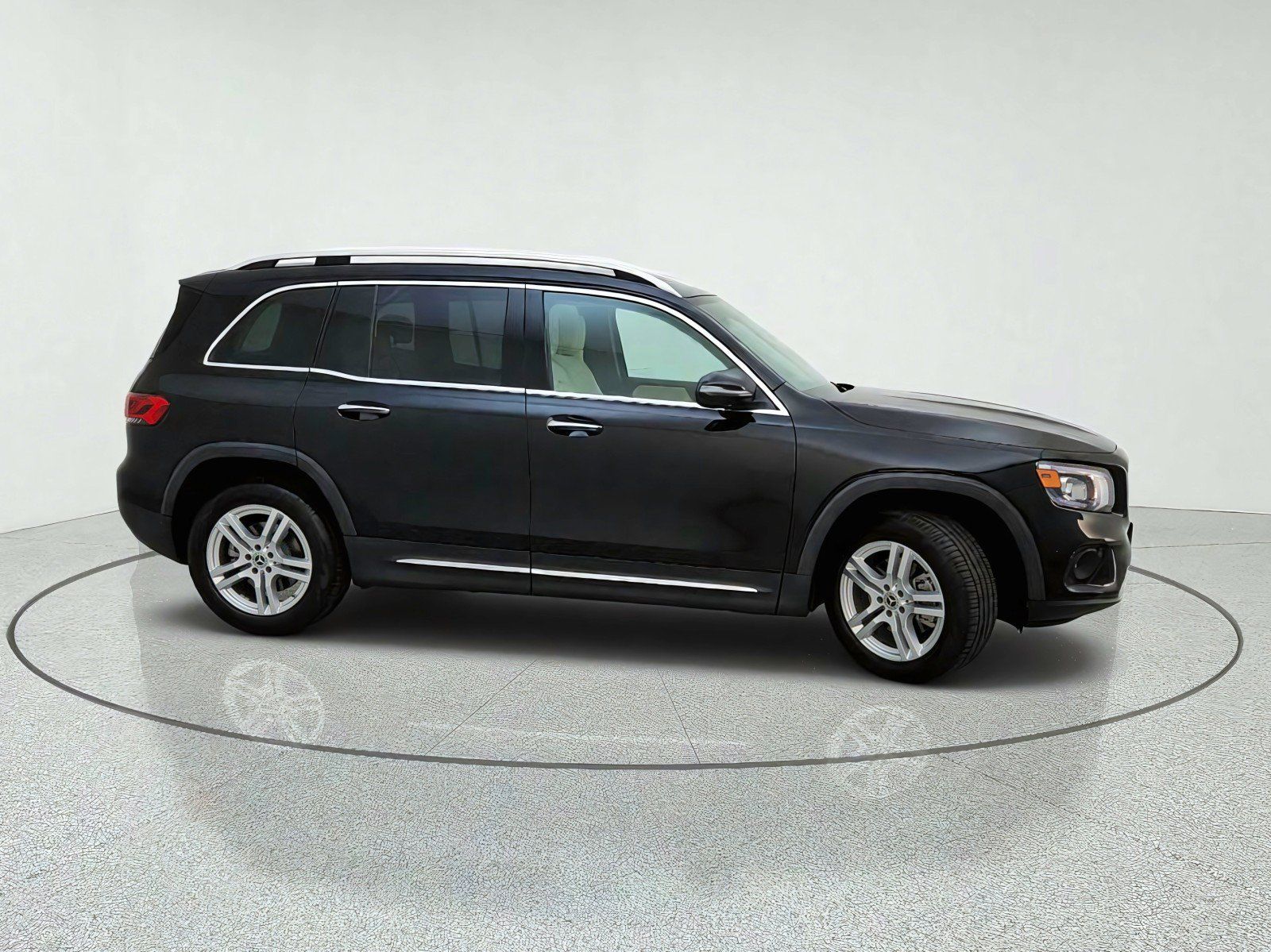 Used 2023 Mercedes-Benz GLB 250 image 6
