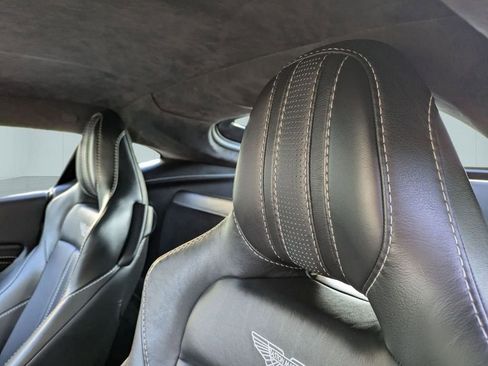 Used 2019 Aston Martin V8 Vantage Coupe RWD image 34