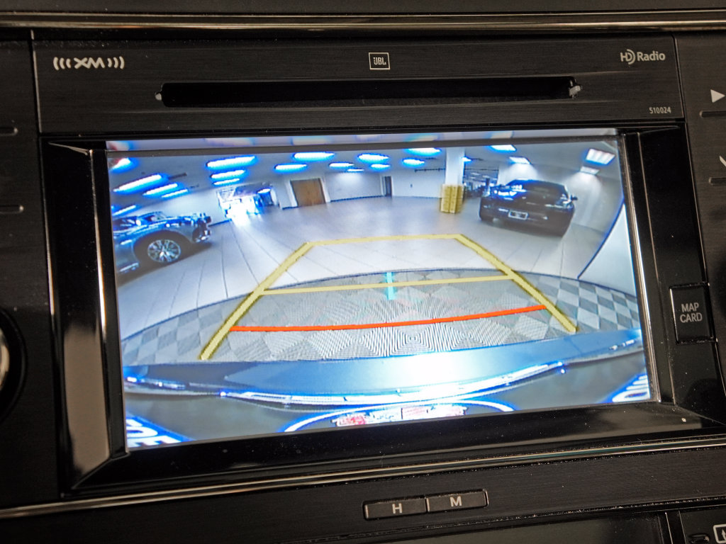 Used 2015 Toyota Avalon Limited w/ Technology Package FWD image 25