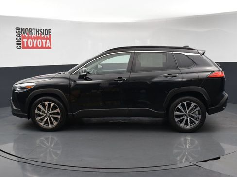 Used 2023 Toyota Corolla Cross XLE w/ Convenience Package AWD/4WD image 2