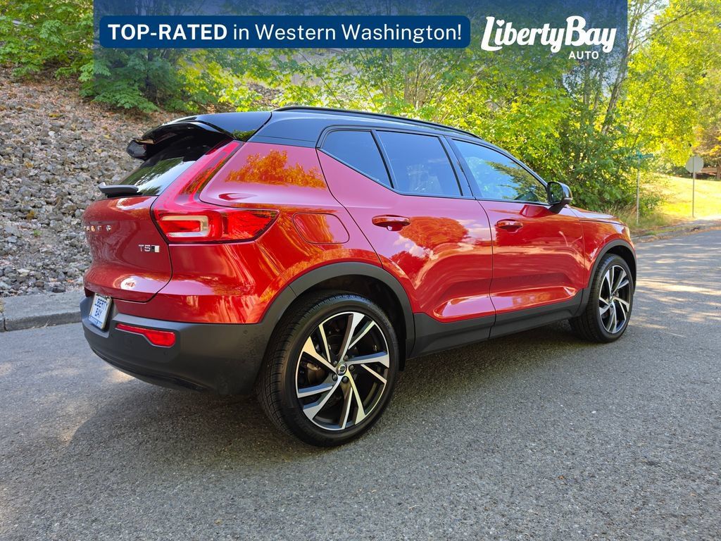 Used 2022 Volvo XC40 T5 R-Design w/ Advanced Package AWD/4WD image 5