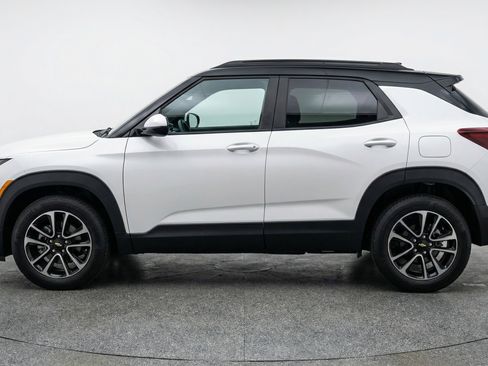 Used 2025 Chevrolet TrailBlazer LT image 5