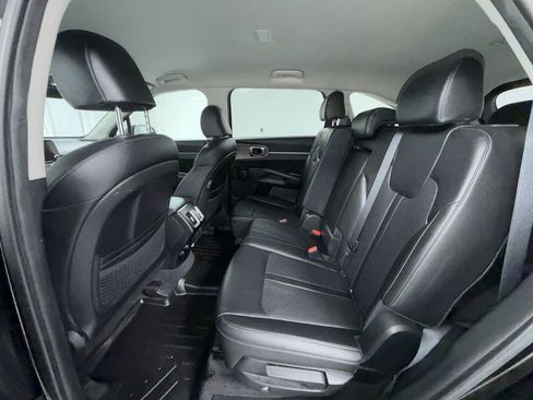Used 2022 Kia Sorento S image 12