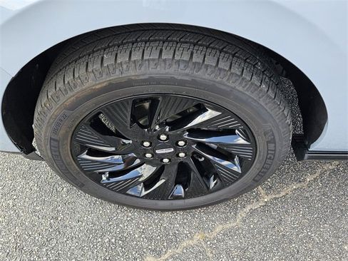 Used 2025 Lincoln Navigator L Reserve w/ Jet Appearance Package image 10