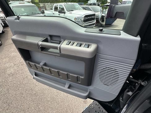 Used 2018 Ford F650 2WD Crew Cab Super Duty image 44