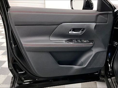 New 2026 Nissan Kicks SR w/ SR Premium Package image 31