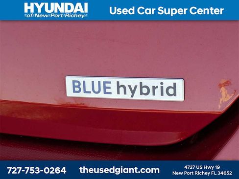 Certified 2024 Hyundai Elantra Blue image 12