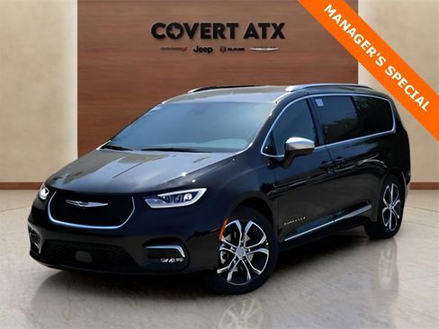 New 2026 Chrysler Pacifica Pinnacle image 1