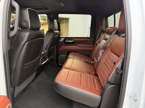 Used 2025 GMC Sierra 2500 Denali Ultimate AWD/4WD image 18