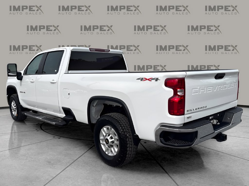 Used 2025 Chevrolet Silverado 2500 LT w/ Convenience Package AWD/4WD image 3