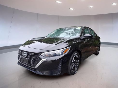 Used 2024 Nissan Sentra SV image 2