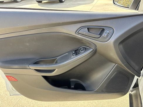 Used 2017 Ford Focus S image 15