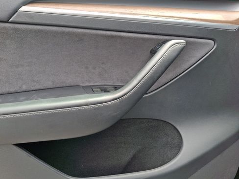 Used 2024 Tesla Model Y Long Range RWD image 12