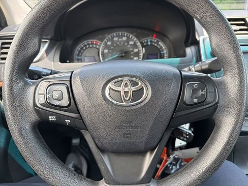 Used 2015 Toyota Camry LE FWD image 41