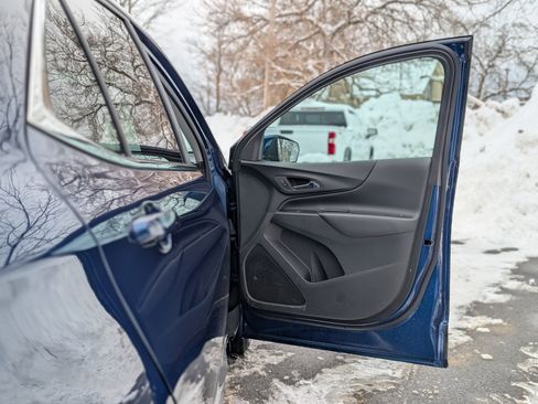 Used 2023 Chevrolet Equinox LT image 44
