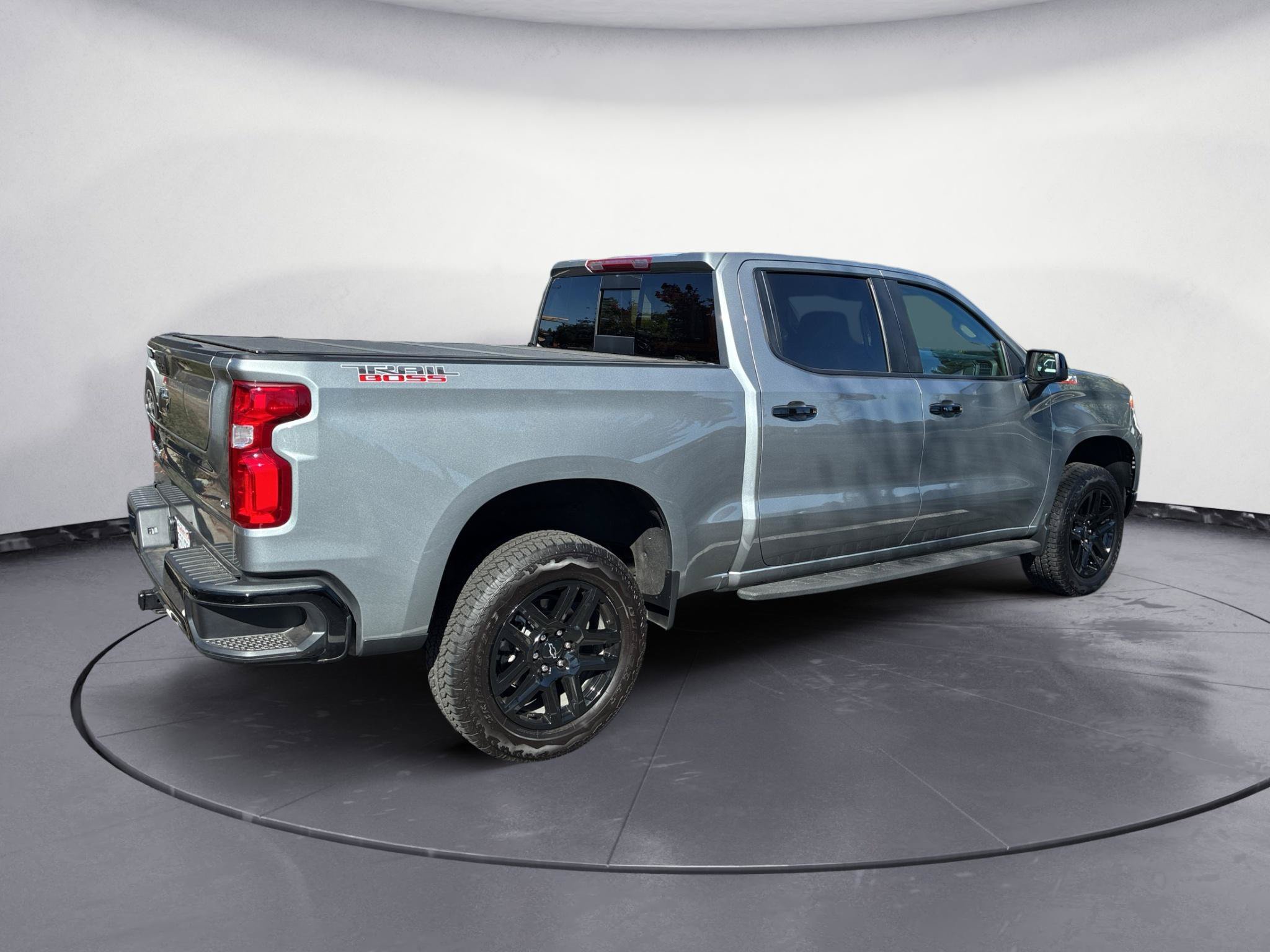 Used 2025 Chevrolet Silverado 1500 LT Trail Boss w/ Convenience Package II AWD/4WD image 7