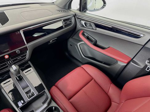 New 2026 Porsche Macan AWD/4WD image 25
