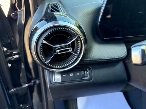 Used 2025 Chevrolet Equinox LT w/ Convenience Package II image 12