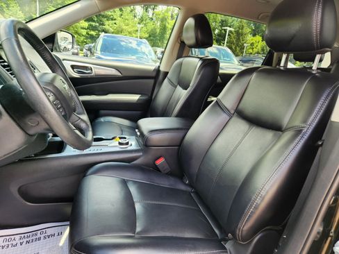 Used 2019 Nissan Pathfinder SL AWD/4WD image 10