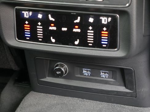 Used 2019 Audi Q8 Prestige image 34