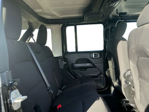 Used 2023 Jeep Wrangler Sahara image 18