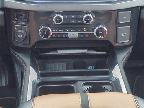 Certified 2024 Ford F250 Platinum image 18