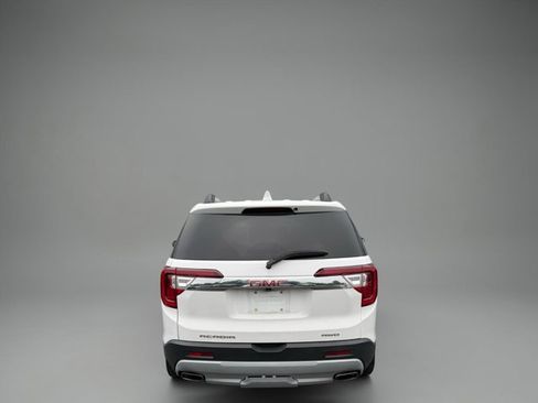 Used 2023 GMC Acadia SLT AWD/4WD image 2