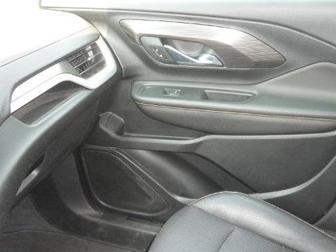 Used 2021 GMC Terrain SLT FWD image 23