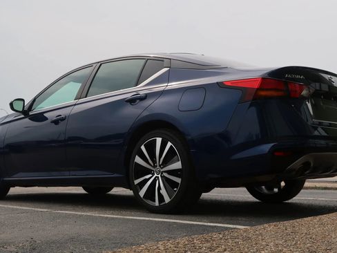 Used 2021 Nissan Altima 2.5 SR image 13