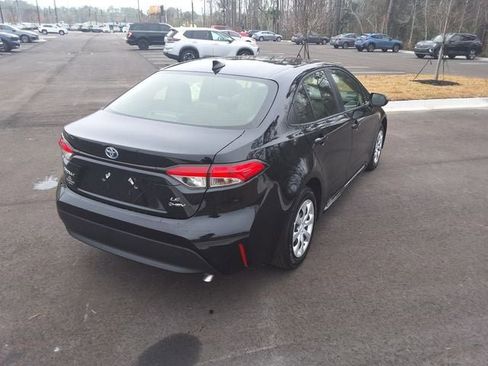 Used 2025 Toyota Corolla LE image 11