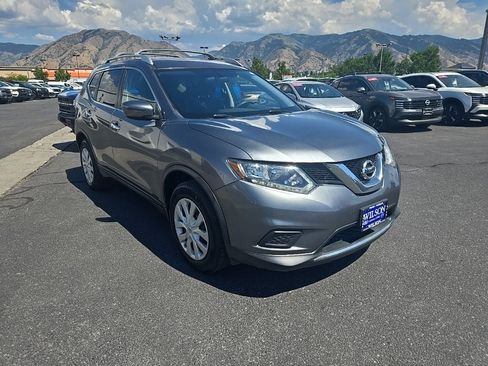 Used 2016 Nissan Rogue S w/ Appearance Package AWD/4WD image 3