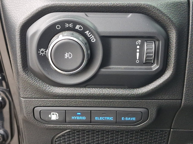 Used 2024 Jeep Wrangler Unlimited AWD/4WD image 9