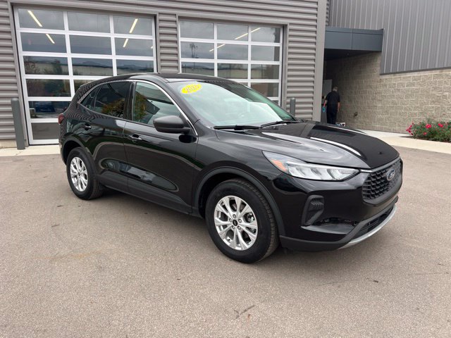 Used 2023 Ford Escape Active AWD/4WD image 3