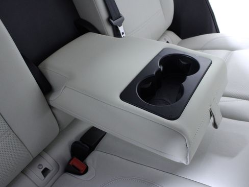 Used 2022 Jaguar E-PACE image 14