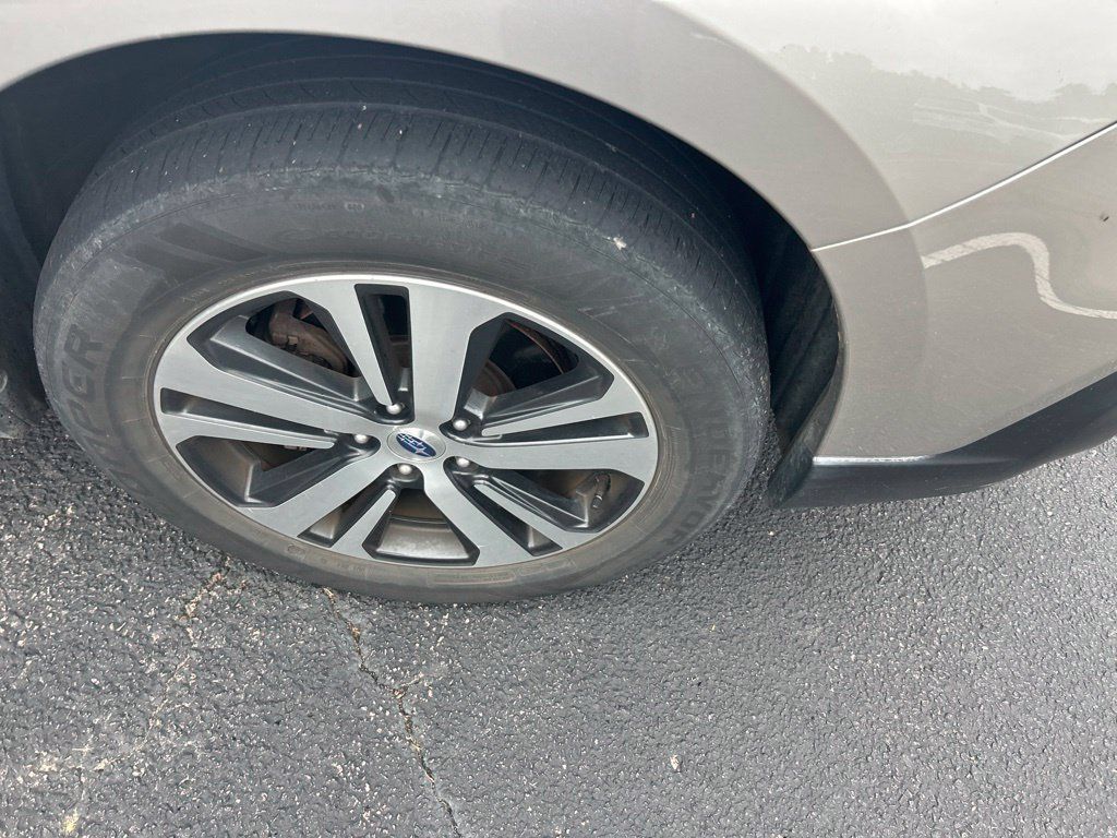 Used 2019 Subaru Outback 3.6R Limited AWD/4WD image 9