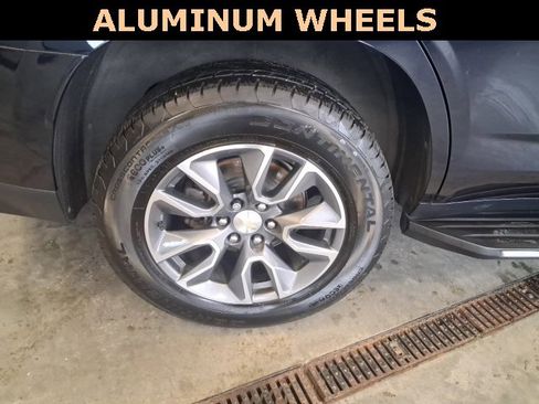 Used 2021 Chevrolet Tahoe LT w/ LT Signature Package image 34