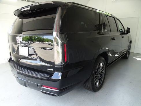 Used 2025 Cadillac Escalade ESV Sport Platinum AWD/4WD image 25