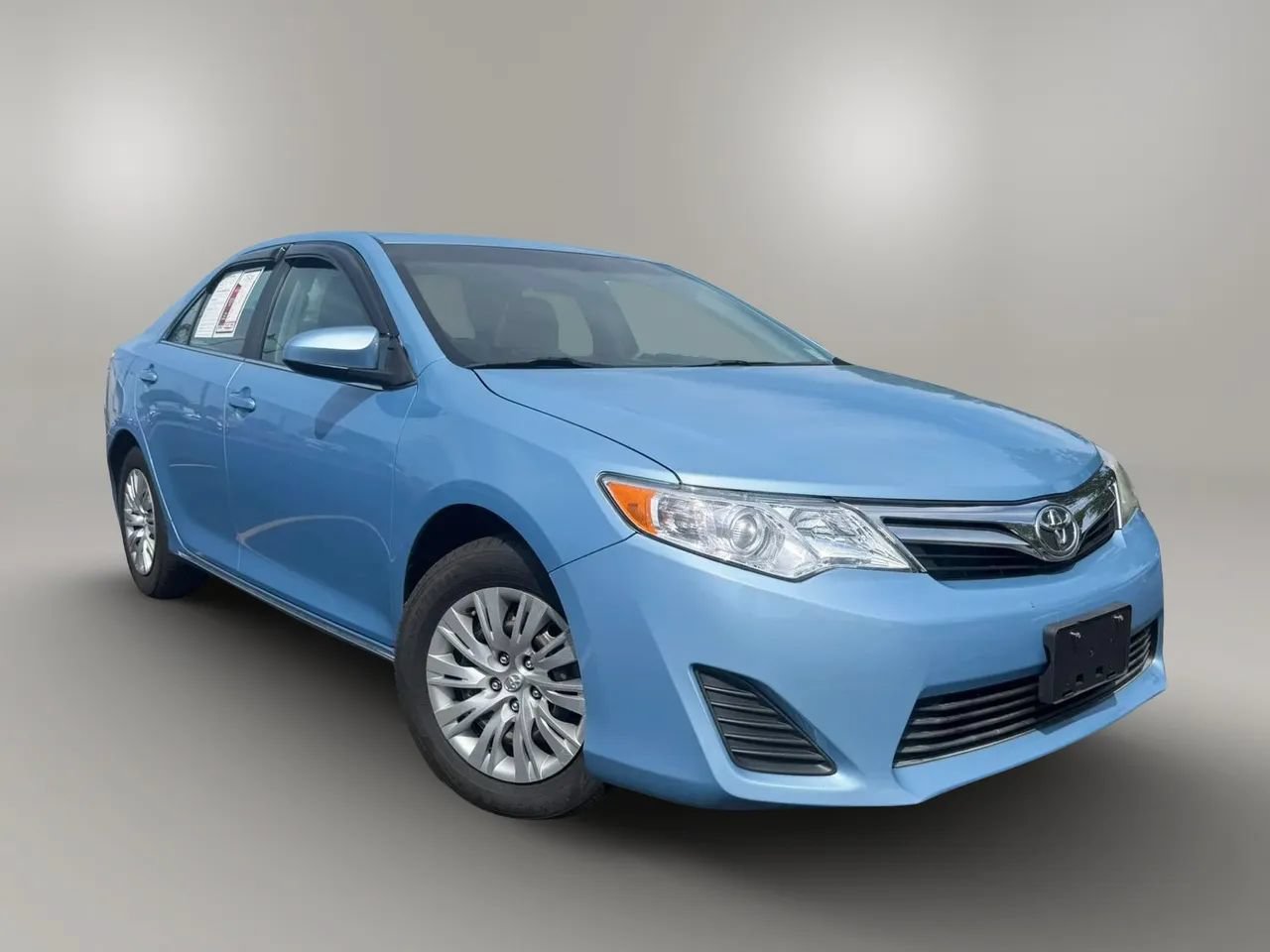 Used 2012 Toyota Camry LE FWD image 8