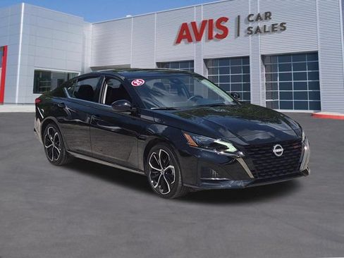 Used 2025 Nissan Altima 2.5 SR FWD image 3