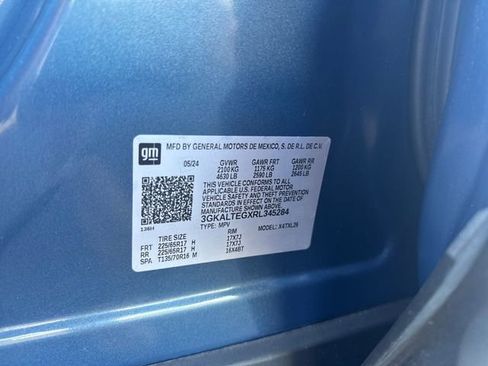 Used 2024 GMC Terrain SLE image 30