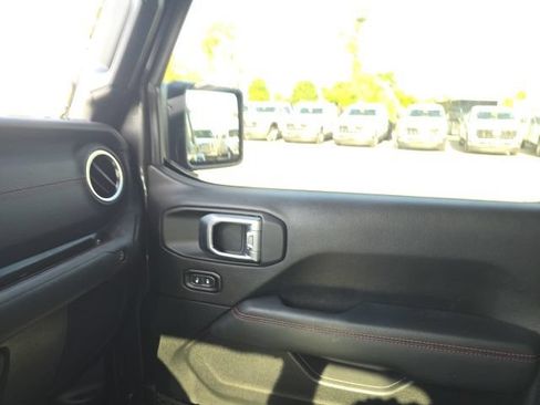 Used 2020 Jeep Gladiator Rubicon AWD/4WD image 14